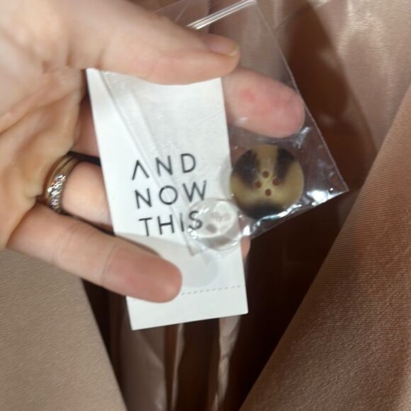 And now this  Beige Double-Breasted Blazer - Picture 6 of 7